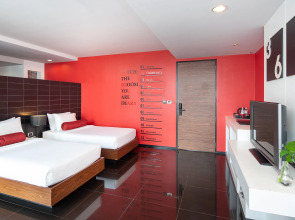 Отель Tsix5 Hotel