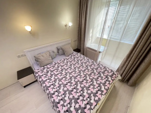 Апартаменты на Широкой