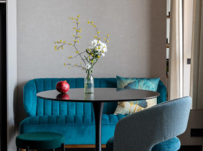 Elegantnost i Komfort s Krasivym Vidom na More i Gory Apartment