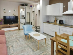 Квартира Двухкомнатная в центре Эсто-садка