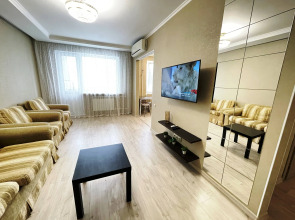 Квартира двухкомнатная в центре города OrenRoom56