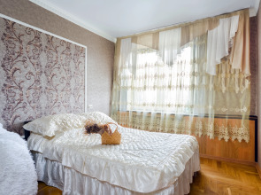 Апартаменты на Коллективной 4