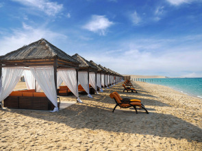 Regency Sealine Camp Camping