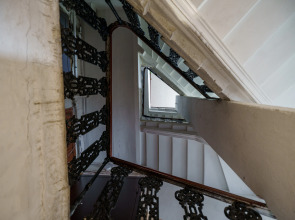 Апартаменты SREDNYAYA PODYACHESKAYA 6 APARTMENTS Просторные трехкомнатные апартаменты Park Lane Inn для 3-х взрослых