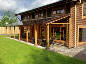 Дом с Бассейном