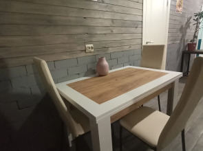 Loft Dvukhkomnatnyy uluchshenniy Apartment