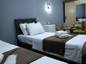 Отель Grand Avenue