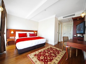 Отель Aren Suites