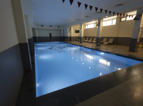 Ani Plaza Hotel