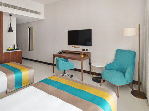 Holiday Inn Dubai al-Maktoum Airport, an IHG Hotel