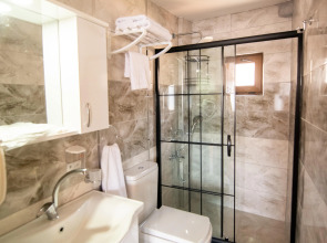 Отель Galapera Hotel