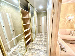 Апартаменты двухкомнатные в Центре Города на 5 этаже (рядом с набережной р. Волга)