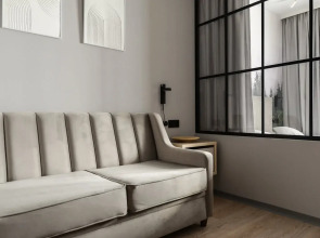 Квартира с Дизайнерским Ремонтом у Театра Кукол Экият