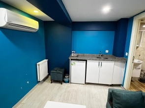 Отель Moon Blue