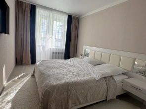 V Dome Na Naberezhnoy Reki Volga Flat