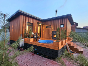 Dom S Baney I Goryachey Kupelyyu V Snegirevke Private house