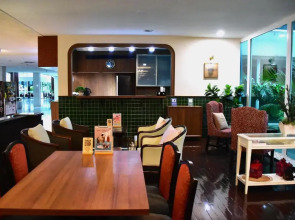 Отель Ambassador Bangkok Hotel