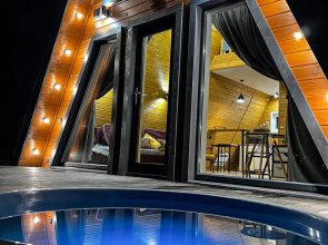 Dom s Kupelju i Panoramnym Vidom na Reku Private House