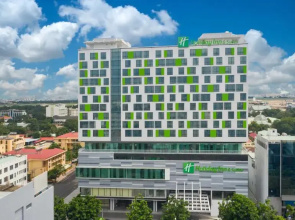Отель Holiday Inn & Suites Saigon Airport