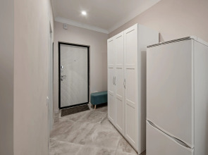 Апартаменты Студия у Станции Метро Грушевка