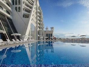 The Grand Gloria Отель