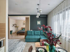 Апартаменты 36. Самый центр. Вид на город и горы. Идеально для командированных и туристов.