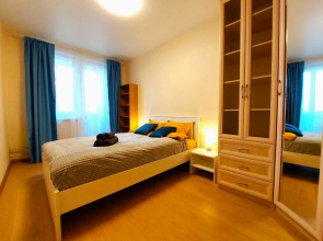 Квартира Трехкомнатная Недалеко от Метро Пражская