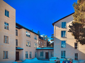 Gostevoy Dom 2050  Guest House