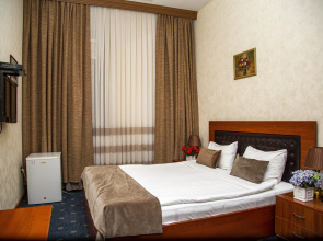 Port Hotel