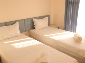 Отель Ideal Best Tour