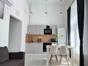 Квартира Двухкомнатная просторная и уютная ArtApart