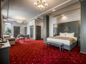 Отель Imperial Palace