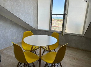 Апартаменты "Эленика" в Центре Каспийска с видом на море