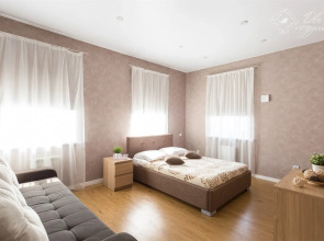 Dve Podushki Na Pobedyi 48 Apartments	