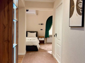 Отель Status Inn