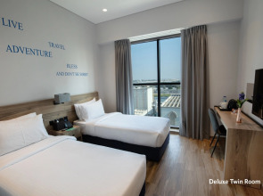 Отель Kingsgate Canal