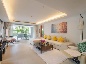 Elegant Beachfront 3Br Condo at Pearl of Naithon Apartments