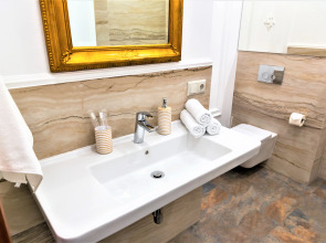 Апартаменты InterLoft 5 Old Town Free Parking Wi-Fi 100/50 Smart TV