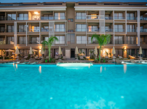 Prive Suite Side & Spa  (Adult Only 16+)