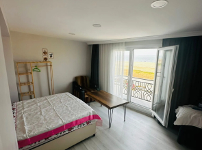 Отель Airport Black Sea Hotel & Restaurant