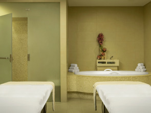 Sheraton Mall of the Emirates Hotel, Dubai