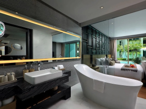 Отель Wyndham Grand Nai Harn Beach Phuket