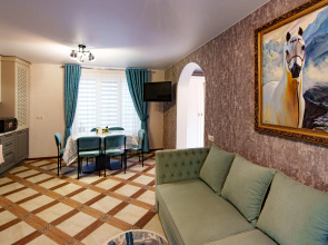 V Istoricheskom Tsentre Goroda Private House