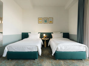 Отель Castor & Pollux