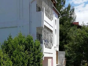 Avrora Guest House