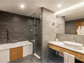 Отель Holiday Inn Yerevan Republic Square, an IHG Hotel