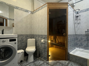 Апартаменты Таунхаус с сауной в центре у набережной