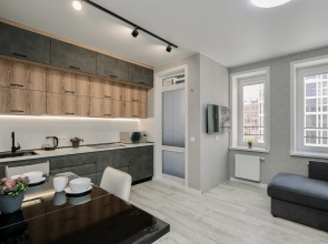 Studiya novaya dizainerskaya s panoramnym balkonom Uyutno Izhevsk Flat