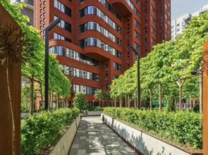 Квартира Светлая в Шаговой Доступности от Метро