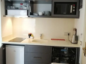 Апарт-отель Channel Suites